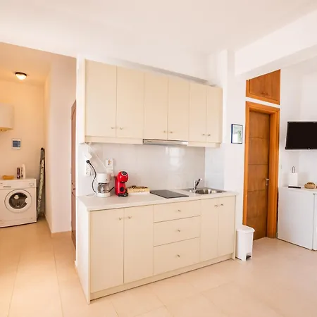 Mimis & Connie 2 * Karpathos