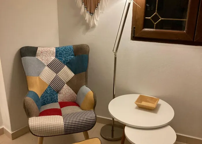 Διαμέρισμα Mimis & Connie 2 *