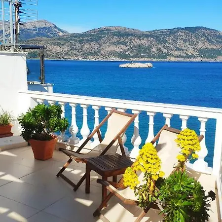 דירה Mimis & Connie 2