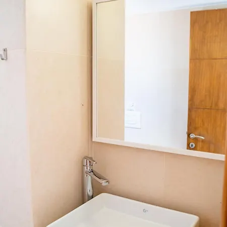 Mimis & Connie 2 דירה קרפאטוס