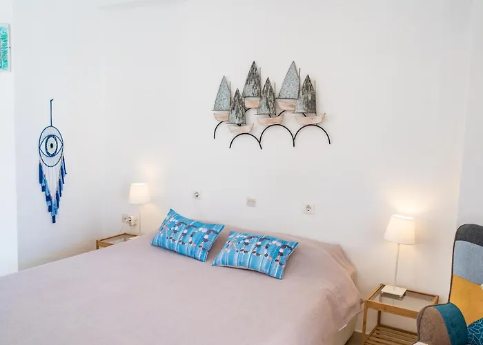 شقة Mimis & Connie 2 *