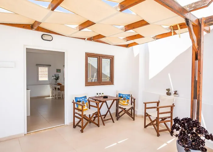 شقة Mimis & Connie 2 *